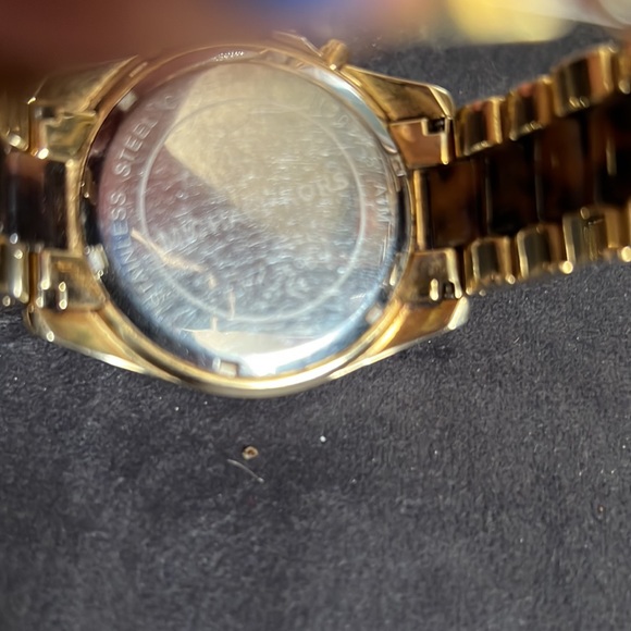 Michael Kora Tortoise Bracelet Watch - Picture 4 of 6